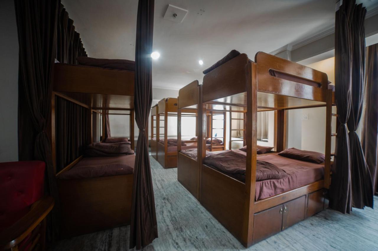 ורנאסי Pearl Courtyard Dormitory מראה חיצוני תמונה