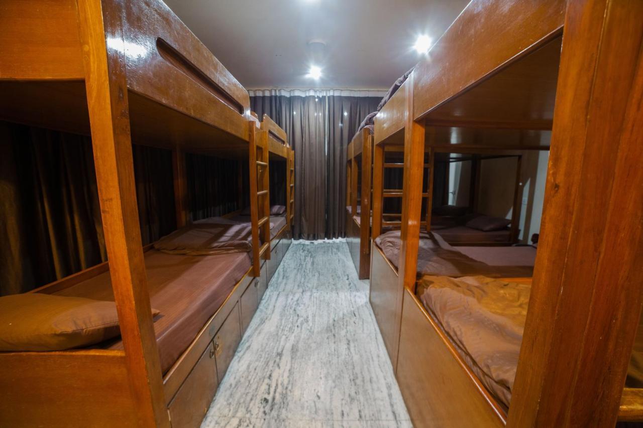 ורנאסי Pearl Courtyard Dormitory מראה חיצוני תמונה