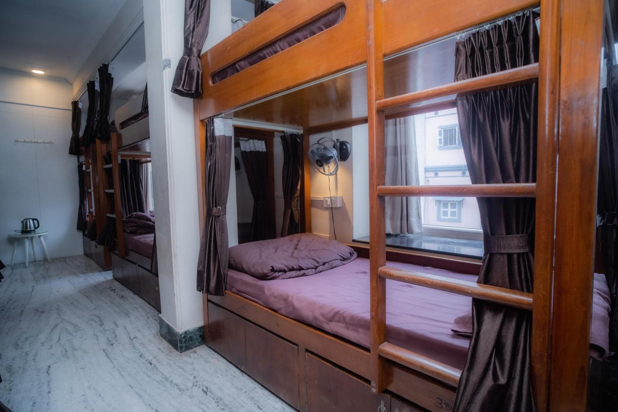 ורנאסי Pearl Courtyard Dormitory מראה חיצוני תמונה