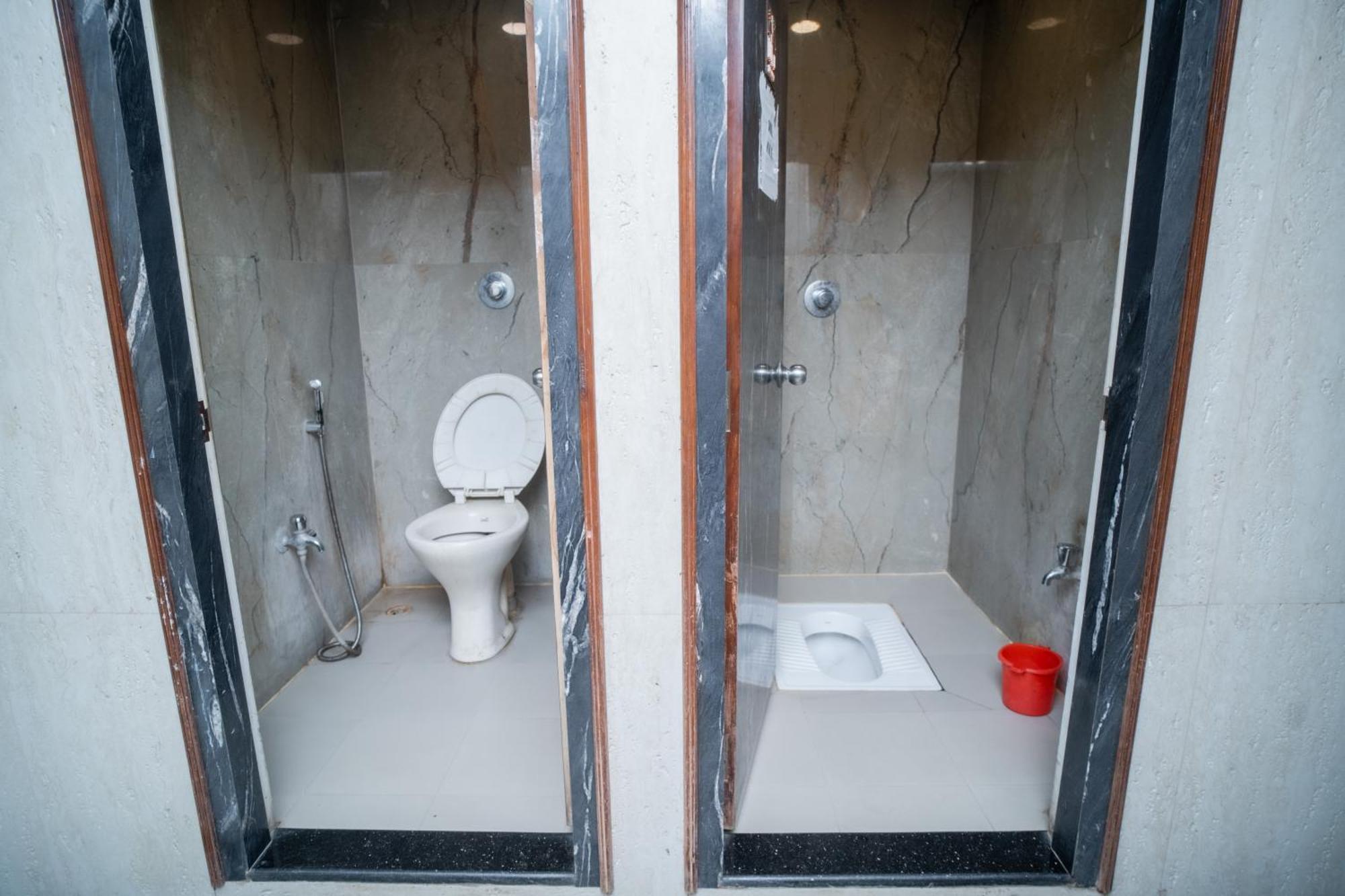 ורנאסי Pearl Courtyard Dormitory מראה חיצוני תמונה