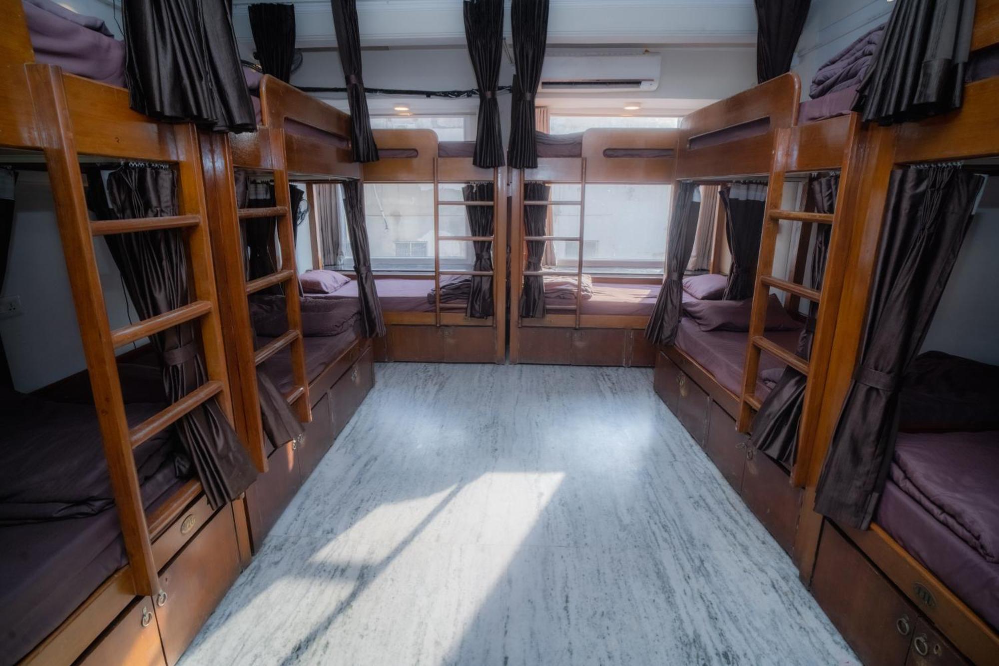 ורנאסי Pearl Courtyard Dormitory מראה חיצוני תמונה