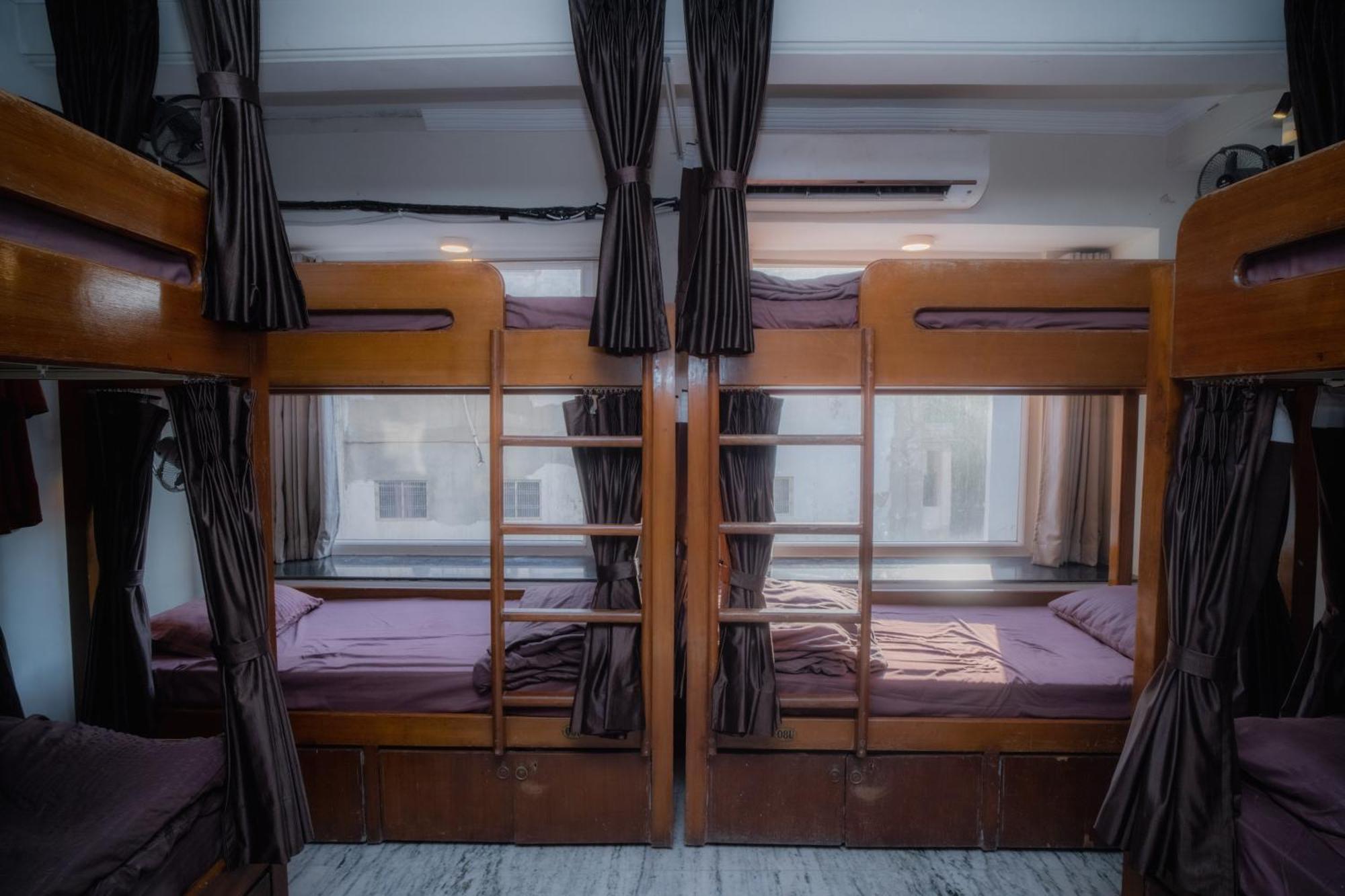 ורנאסי Pearl Courtyard Dormitory מראה חיצוני תמונה