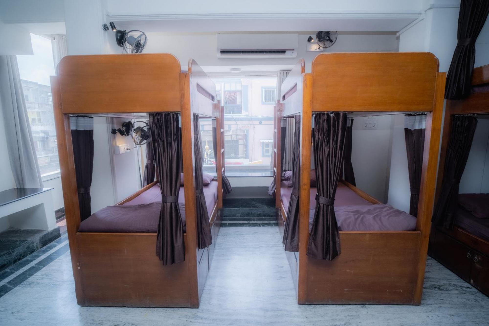 ורנאסי Pearl Courtyard Dormitory מראה חיצוני תמונה
