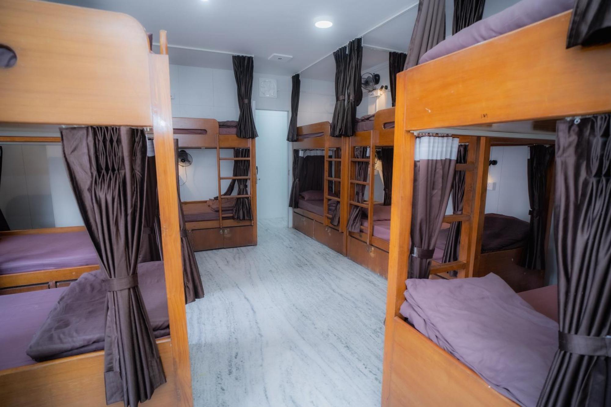 ורנאסי Pearl Courtyard Dormitory מראה חיצוני תמונה